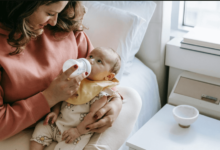 Formula Feeding Vs Breastfeeding: A Guide for New Moms Making the Choice
