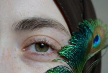 unique eyebrow feathering technique